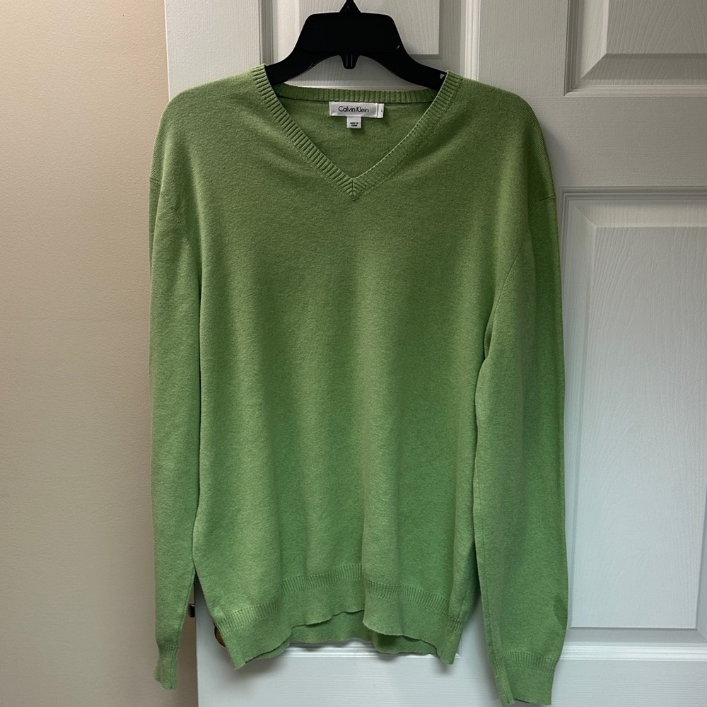 Calvin Klein Men's V-Neck Sweater in Light Green